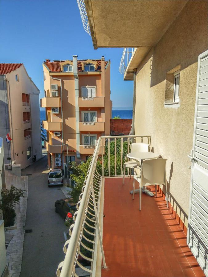 Apartman Riva K Podgora Bagian luar foto