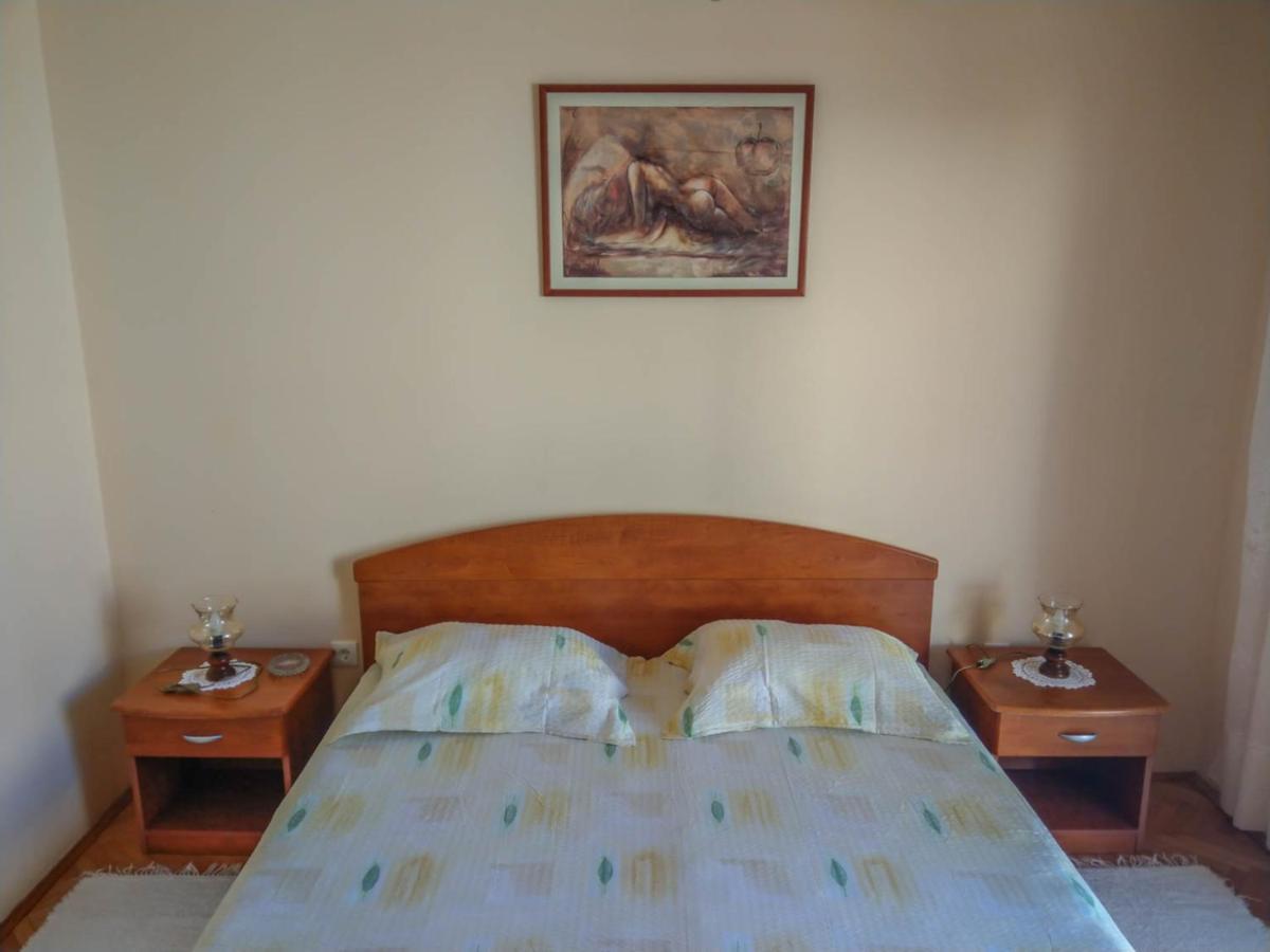 Apartman Riva K Podgora Bagian luar foto