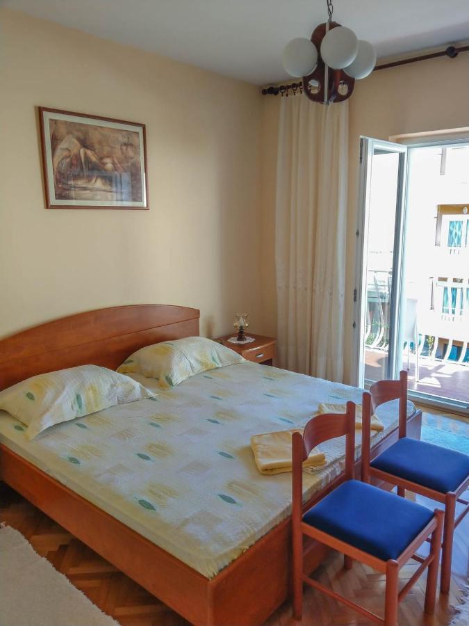 Apartman Riva K Podgora Bagian luar foto