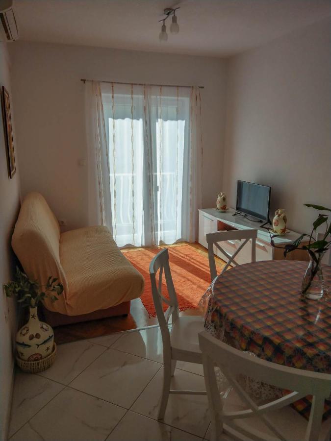 Apartman Riva K Podgora Bagian luar foto